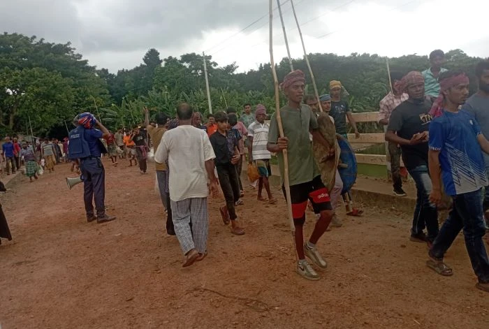আধিপত্য বিস্তারে বোয়ালমারী-সালথা সীমান্তে রক্তক্ষয়ী সংঘর্ষ, আহত ৩৫